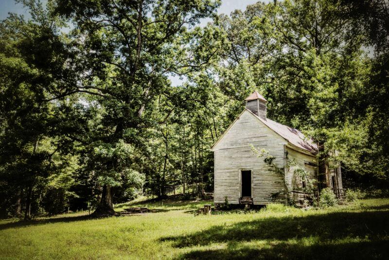This record contains 16 images of Glendale Chapel Methodist Church and School.